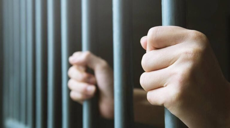 Mulher é presa em Cruzeiro do Sul após ameaçar ex-companheiro e descumprir medida protetiva