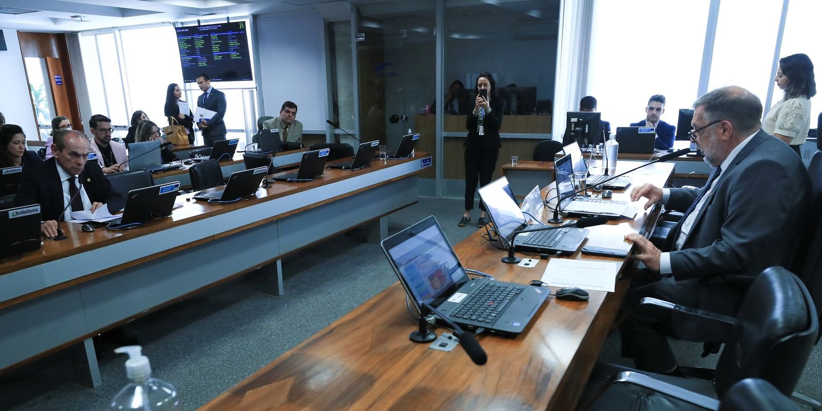 comissao-do-senado-adia-votacao-sobre-vacinacao-em-escolas-publicas comissao-do-senado-adia-votacao-sobre-vacinacao-em-escolas-publicas