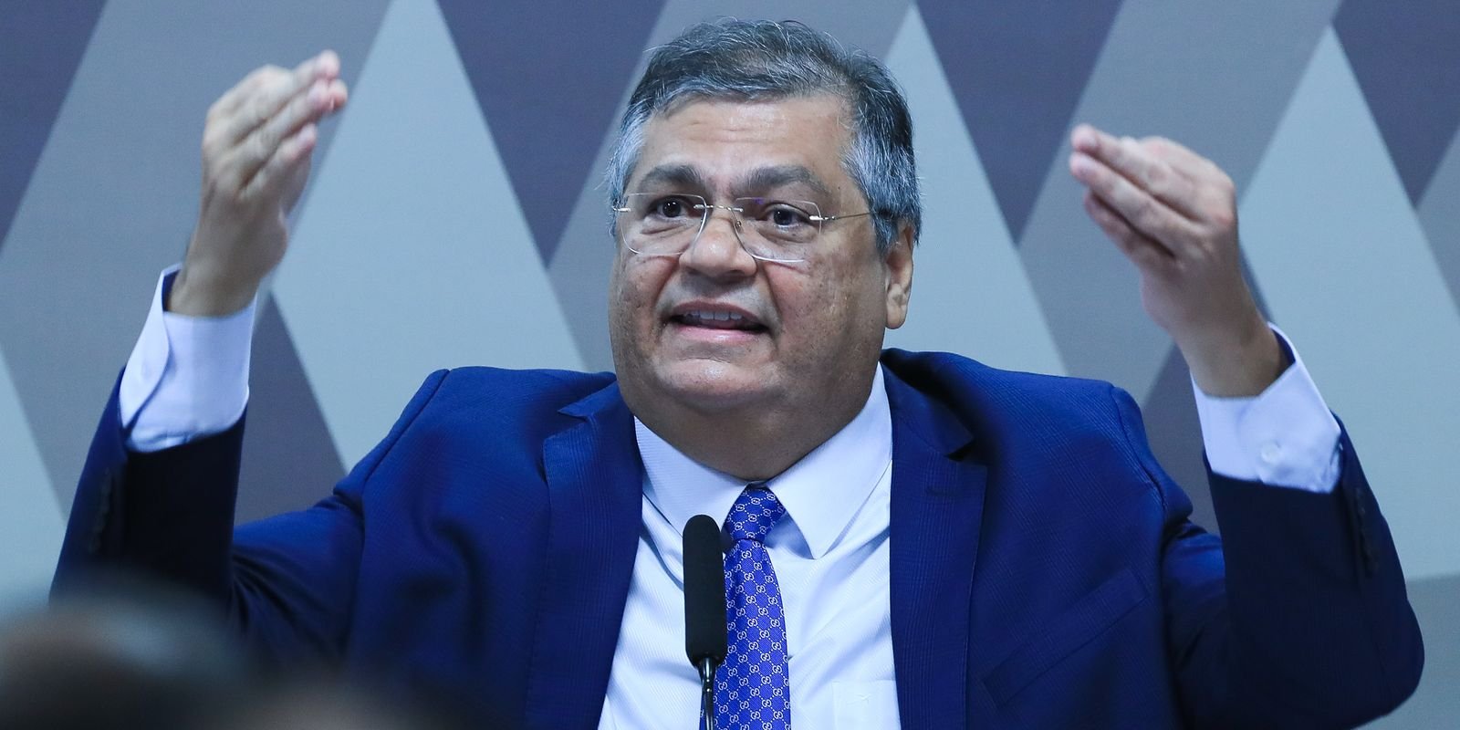 dino-rebate-criticas-da-oposicao-sobre-atuacao-no-8-de-janeiro dino-rebate-criticas-da-oposicao-sobre-atuacao-no-8-de-janeiro