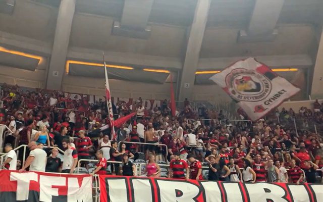 torcida-do-flamengo-protesta-contra-rodolfo-landim-no-maracanazinho;-veja-o-video