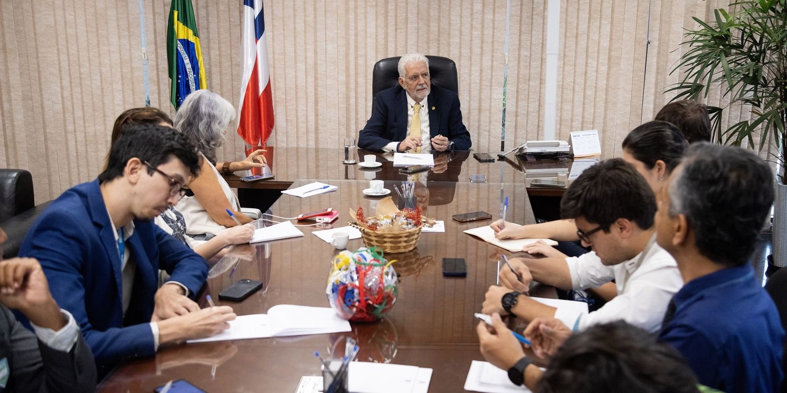 lula-nao-dividira-ministerio-da-justica,-diz-lider-do-governo lula-nao-dividira-ministerio-da-justica,-diz-lider-do-governo