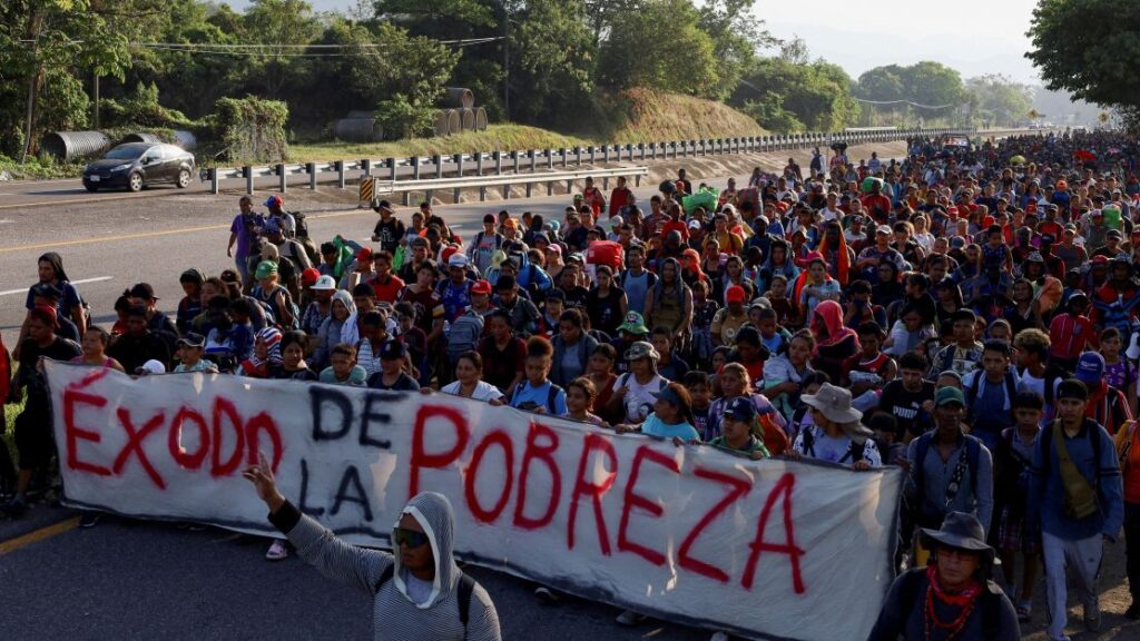 “exodo-da-pobreza“:-entenda-o-que-e-caravana-de-imigrantes-que-tenta-cruzar-do-mexico-aos-eua-|-cnn-brasil