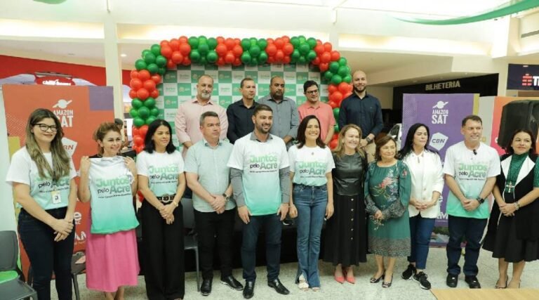 Ao lado de Mailza, Nicolau Jr participa do lançamento do programa de natal do estado