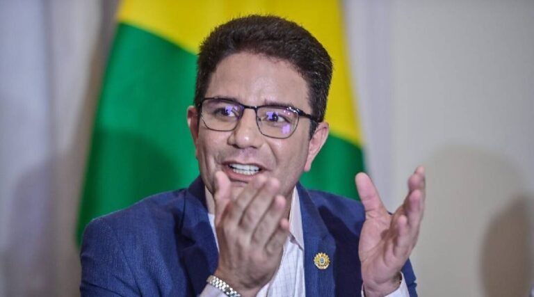 Gladson doa terrenos para construção de casas populares do Programa Minha Casa, Minha Vida