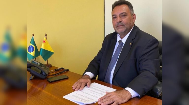 Deputado Zezinho Barbary presta contas do seu primeiro ano de mandato