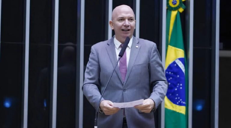 Deputado Gerlen Diniz foi o mais assíduo da bancada acreana em 2023, segundo jornal O Globo