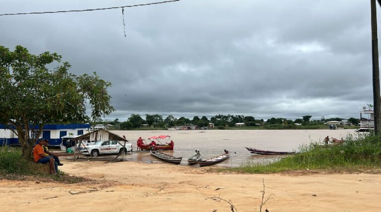Rio Juruá em Cruzeiro do Sul, está acima da cota de alerta