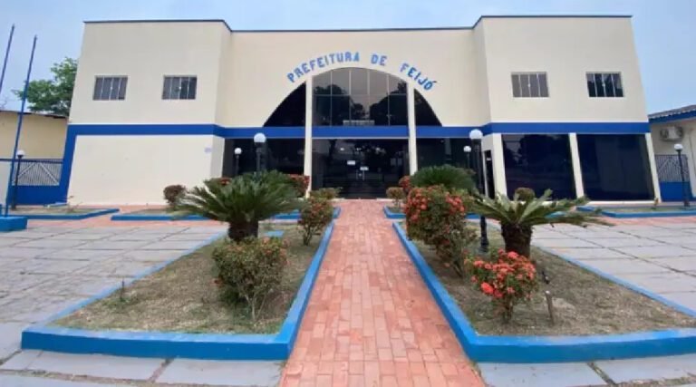 Câmara de Feijó aprova aumento de auxílio alimentação para vereadores e revolta servidores