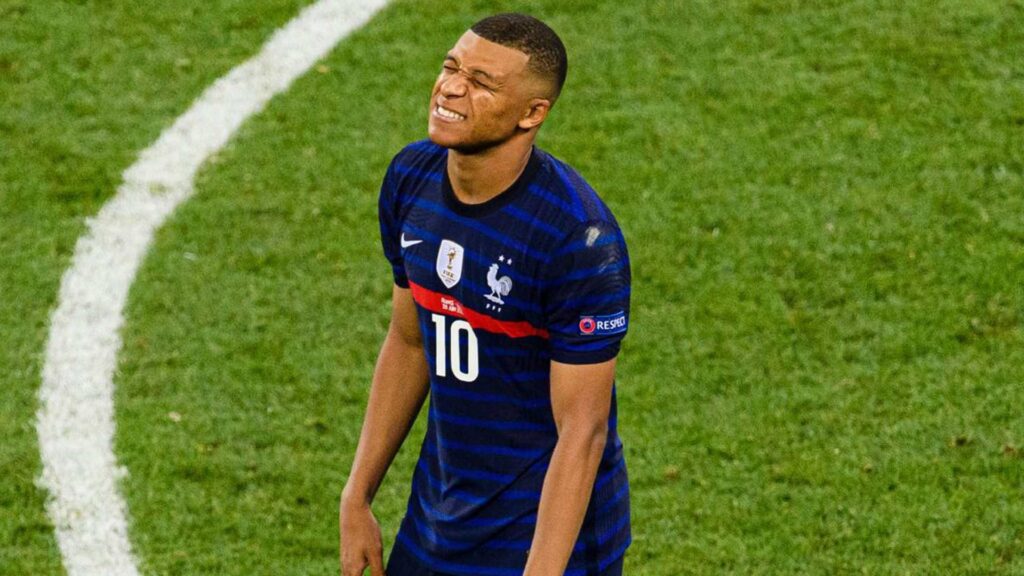 acredite-se-quiser,-mbappe-esta-fora-de-top-20-do-futebol-mundial