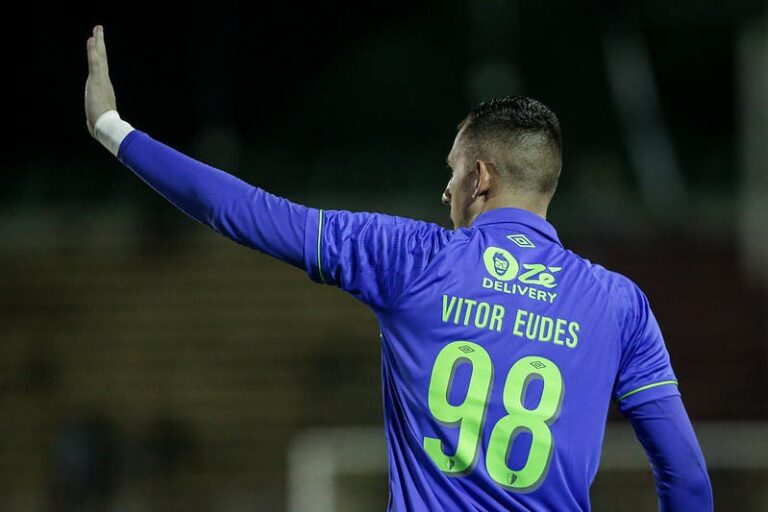 apos-penalti-defendido-na-estreia,-vitor-eudes-vibra:-“feliz-em-corresponder-a-altura”