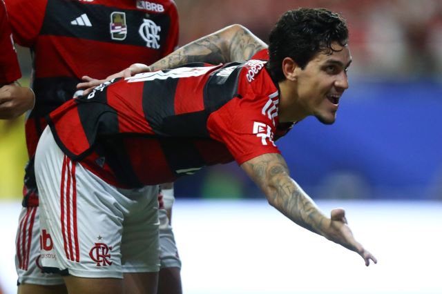 pedro-elogia-nova-camisa-do-flamengo:-“que-a-gente-possa-brilhar-com-ela”