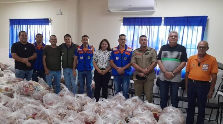 Governo continua a distribuir cestas básicas a ribeirinhos impactados por seca extrema