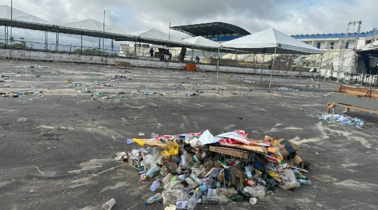 Cerca de duas toneladas de lixo foram recolhidas após festa de réveillon em Cruzeiro do Sul