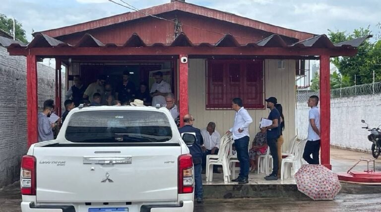 Senador Sérgio Petecão-PSD doa caminhonete à Associação dos Portadores de Hepatite do Acre