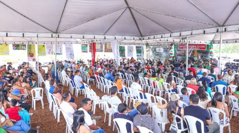 Governador Gladson Cameli prestigia assinatura de ordem de serviço para construção da usina de beneficiamento da Coopercafé