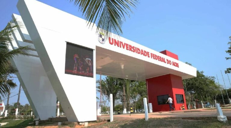 Postagem da Ufac sobre 8 de janeiro gera discussão nas redes: “Universidade tem partido?”