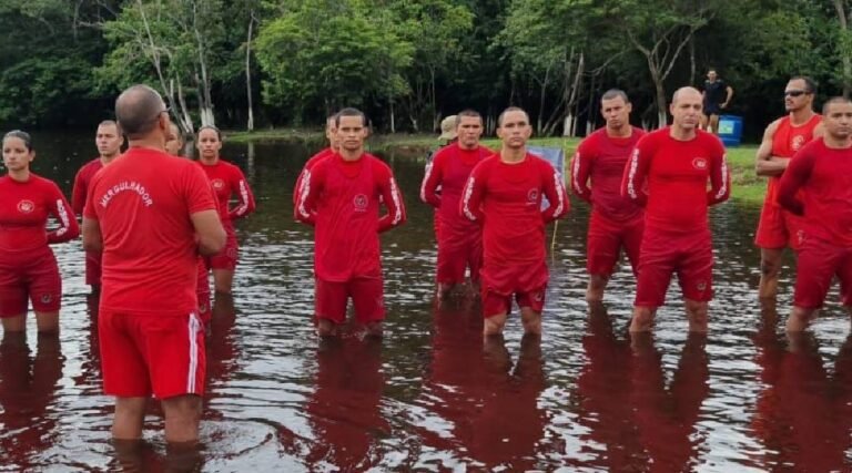 Soldados do Corpo de Bombeiros de Cruzeiro do Sul concluem treinamento intenso para Curso de Mergulho Autônomo