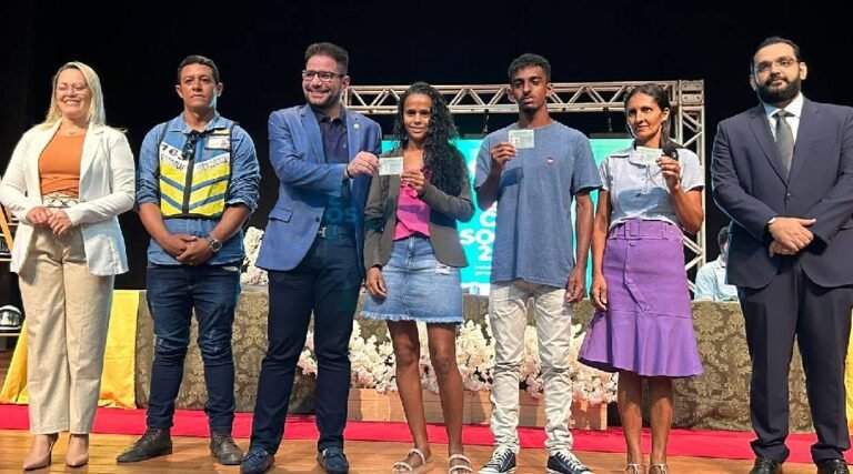 Governo do Acre promove inclusão e mobilidade com a entrega de CNH Social no Juruá