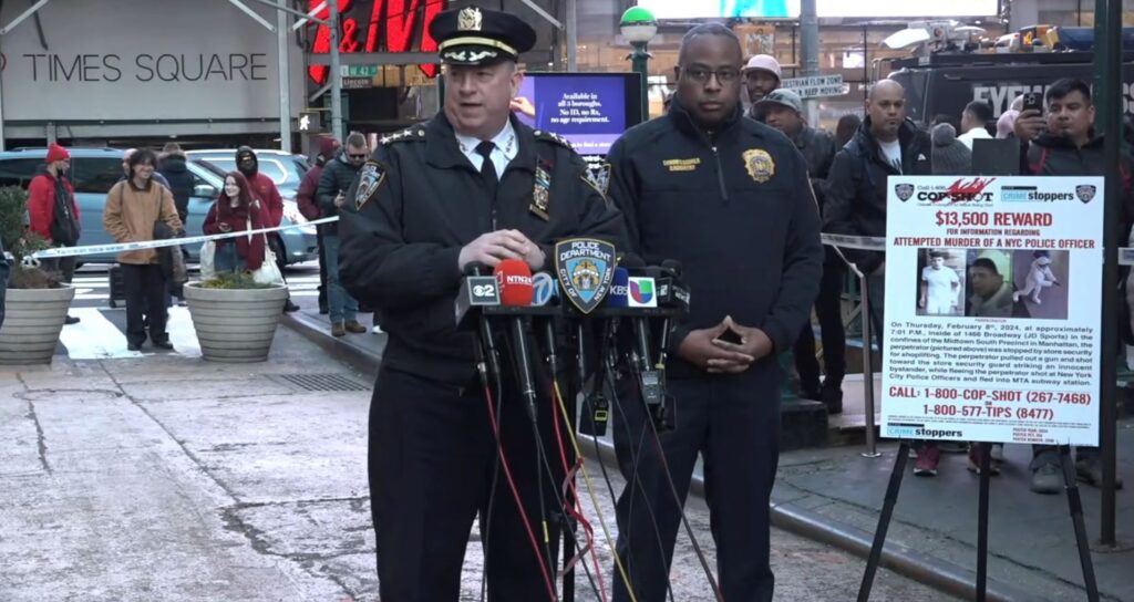 turista-brasileira-e-baleada-na-times-square,-segundo-policia-de-ny-|-cnn-brasil