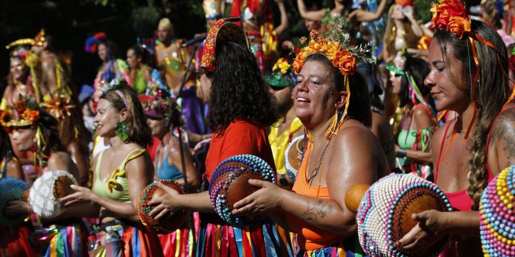 bloco-da-terreirada-reune-no-rio-familias-e-folioes-criativos