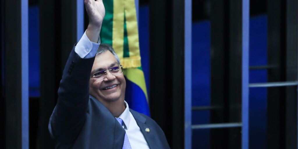 em-despedida-do-senado,-dino-diz-que-agira-pela-harmonia-dos-poderes