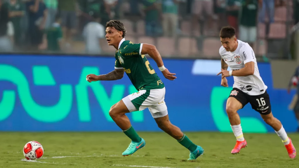 mesmo-com-o-empate-contra-o-rival,-palmeiras-amplia-sequencia-invicta-no-derbi