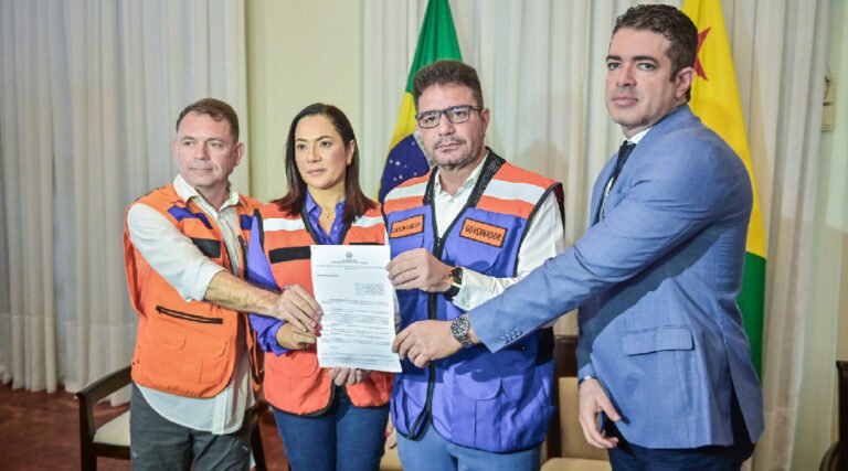 Governo assina decreto que estabelece estado de alerta para possíveis enchentes no Acre e apresenta plano de contingência