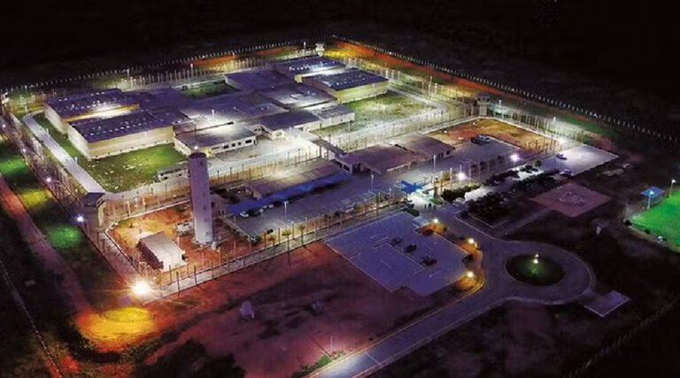 Ligação com facção criminosa e dezenas de processos: quem são os 2 foragidos de presídio de segurança máxima em Mossoró