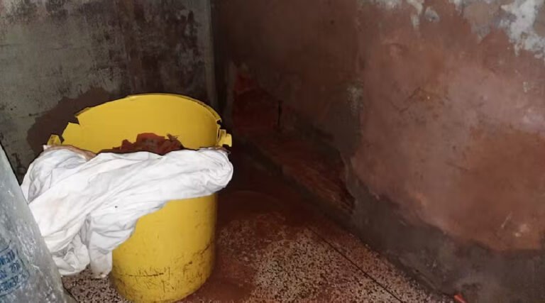 Detentos tentam quebrar parede de banheiro para fugir de presídio em Rio Branco