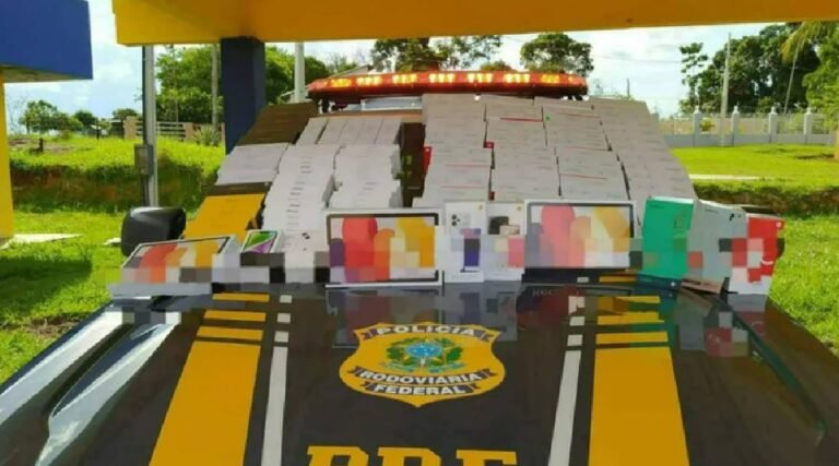 PRF apreende 130 celulares e dezenas de outras mercadorias ilegais no Acre
