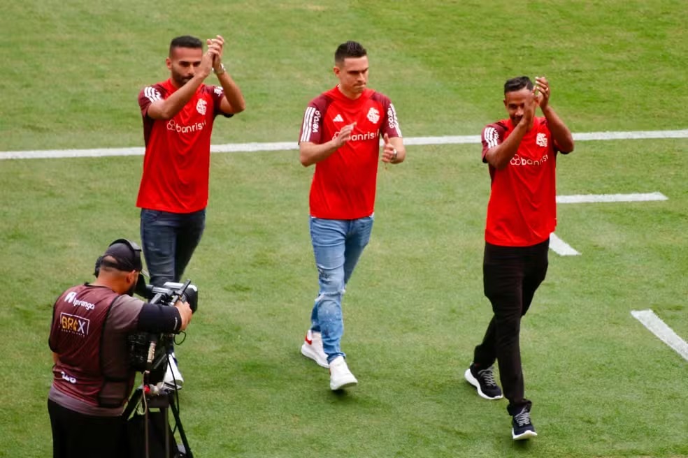 inter-apresenta-tres-jogadores-de-selecao-no-beira-rio