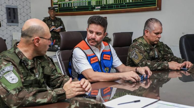 Estado e Exército Brasileiro dialogam sobre ações de apoio às populações atingidas pelas cheias no Acre