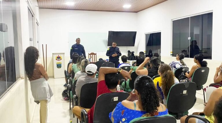 Polícia Militar promove reunião com pais de Guardas Mirins em Cruzeiro do Sul