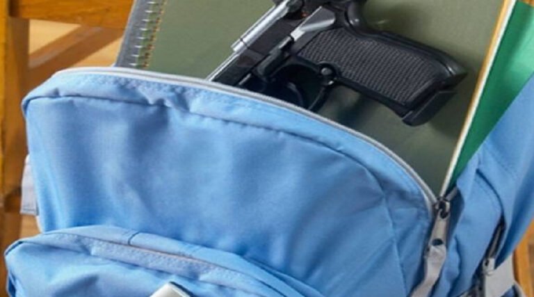 Estudante de Rio Branco é flagrado com arma caseira na mochila dentro da sala de aula