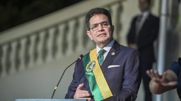 Governador anuncia asfaltamento de pontos críticos em ramais do Acre