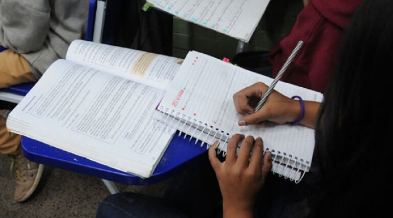 Taxa de analfabetismo no Acre em 2023 foi de 9,4%, aponta IBGE