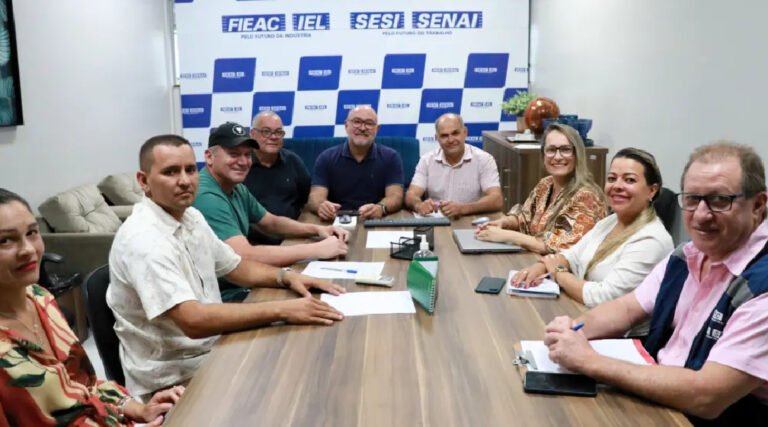 Presidente do Sindicer/AC discute avanços para o setor cerâmico em reunião no Vale do Juruá