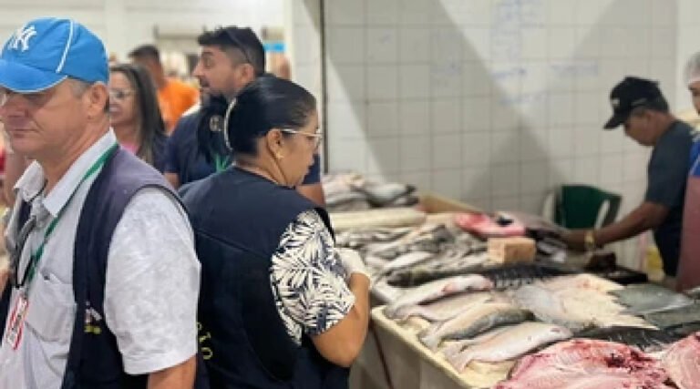 Vigilância Sanitária inspeciona Mercado de Peixe em Cruzeiro do Sul