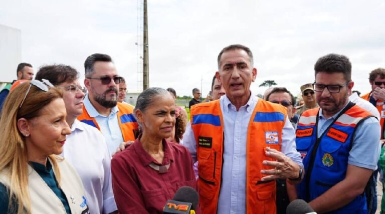 Cheias no Acre – Alan Rick recepciona ministros no aeroporto de Rio Branco