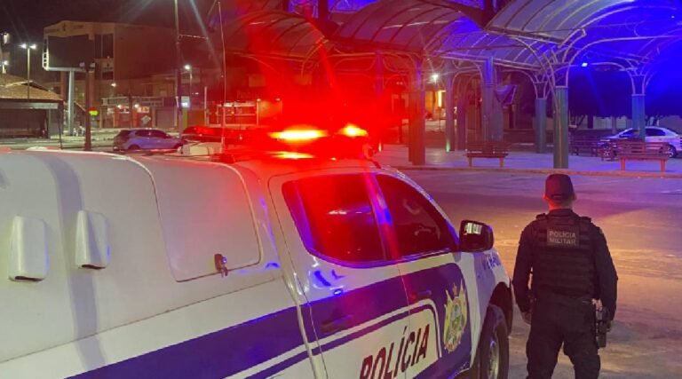 Polícia Militar prende morador de rua que importunava pessoas no centro de Cruzeiro do Sul