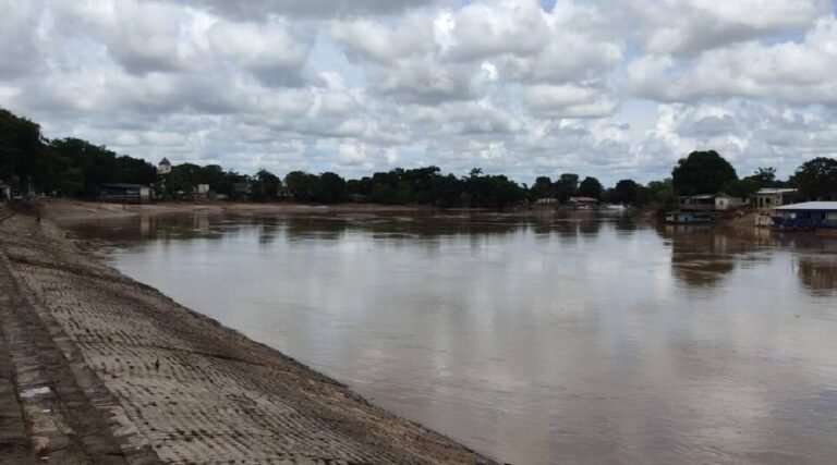 Ainda em vazante, Rio Acre sai da cota de alerta em Rio Branco