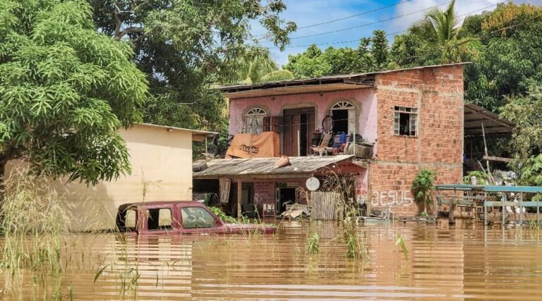 Rio Branco vive 3ª maior enchente da história, confirma Defesa Civil em nova medição