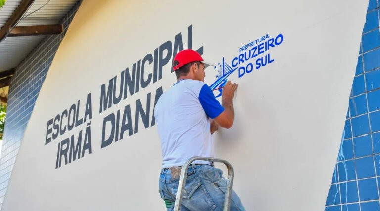 Escolas municipais de Cruzeiro do Sul se preparam para início do ano letivo na próxima segunda-feira