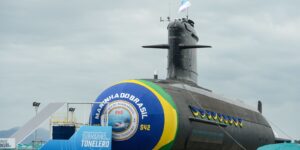 lula-e-macron-lancam-3o-submarino-de-parceria-entre-brasil-e-franca