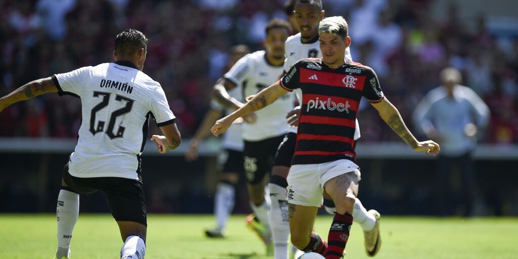 botafogo-vence-flamengo-no-maracana-por-2-a-0