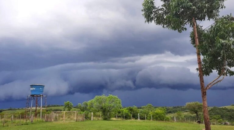 Inmet emite alerta de chuvas intensas para Cruzeiro do Sul e mais 13 municípios acreanos