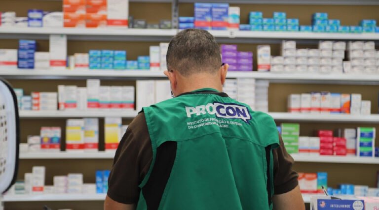 Procon fiscaliza 46 farmácias em Rio Branco e Cruzeiro do Sul para garantir transparência e adequação aos padrões de consumo