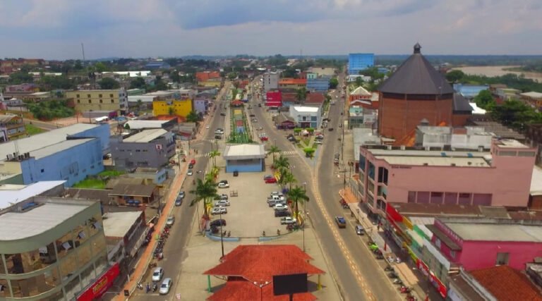 Mudanças no Trânsito: região central de Cruzeiro do Sul se prepara para festividades do Dia do Trabalhador