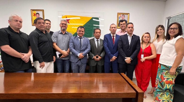 Presidente Gonzaga recebe visita do embaixador da IMBRICS+ Peru para estreitar relações comerciais entre os dois países