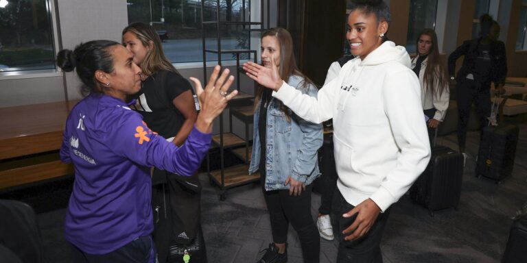 selecao-feminina-se-apresenta-nos-eua-para-disputa-do-shebelieves